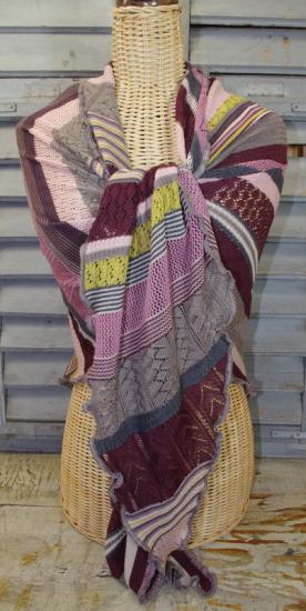 Invero Dreiecktuch Kyra Kirsche, Merinowolle